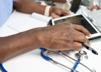 A new study by the Oxford University Hospitals (OUH) Spinal Sarcoma Service has highlighted the serious emotional and practical challenges faced by people diagnosed with this disease.