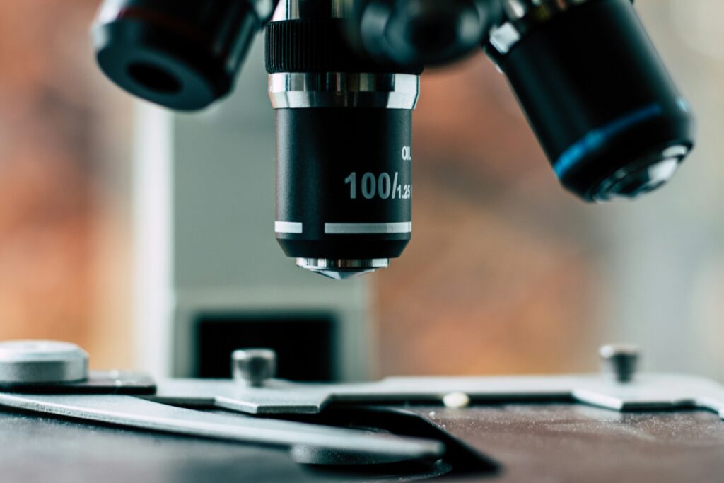 Artificial intelligence developed by researchers at University College London (UCL) has revealed a promising combination of cancer treatments that could help patients with locally advanced rectal cancer live longer.