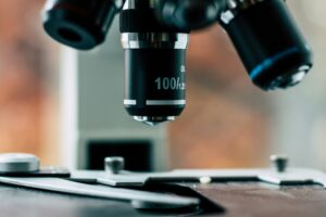 Artificial intelligence developed by researchers at University College London (UCL) has revealed a promising combination of cancer treatments that could help patients with locally advanced rectal cancer live longer.